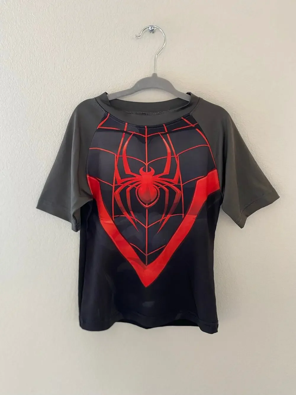 Marvel Avengers Spiderman Kids Size 4 Black Red Athletic Graphic Shirt